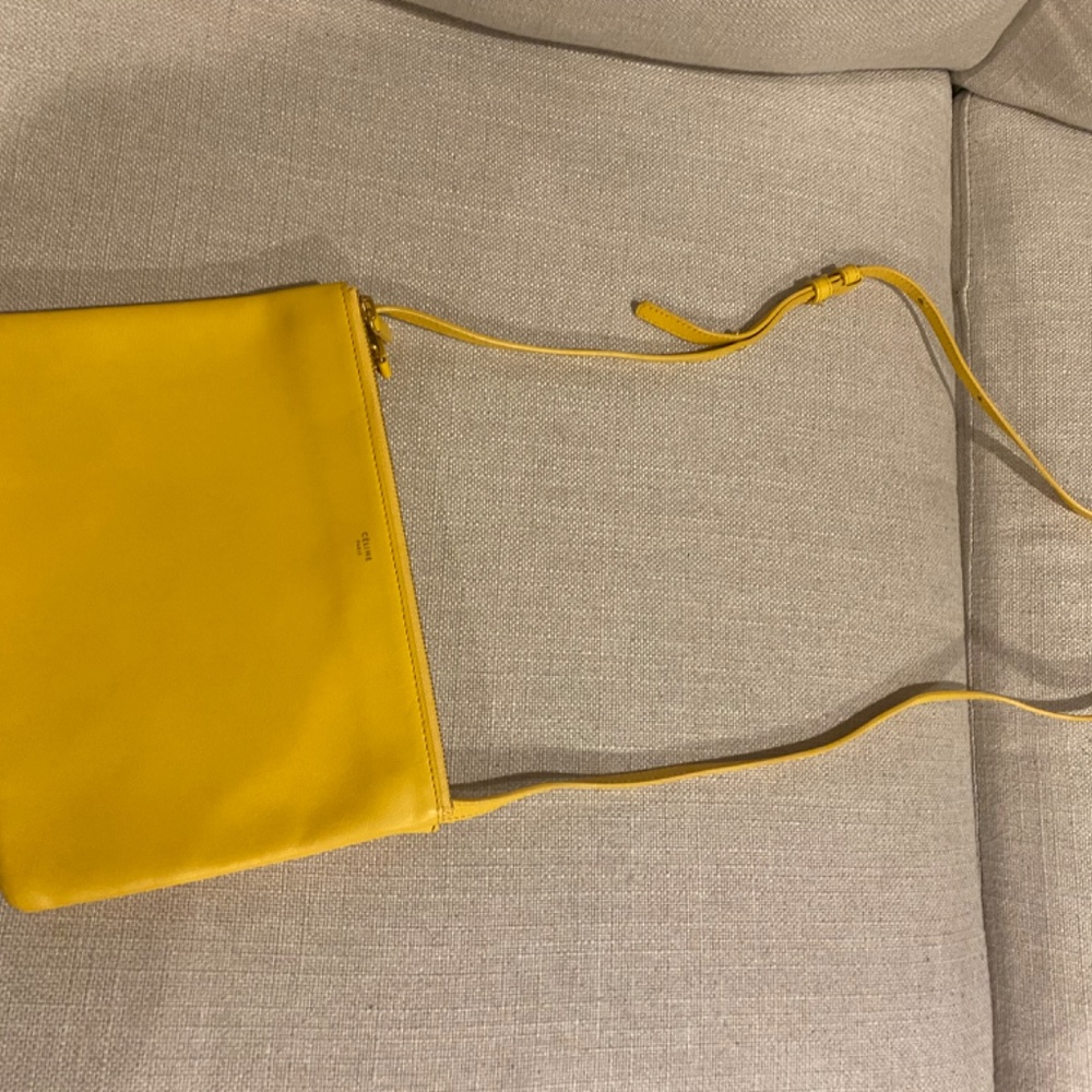 Celine Large Trio in Yellow - Picture 2 of 11